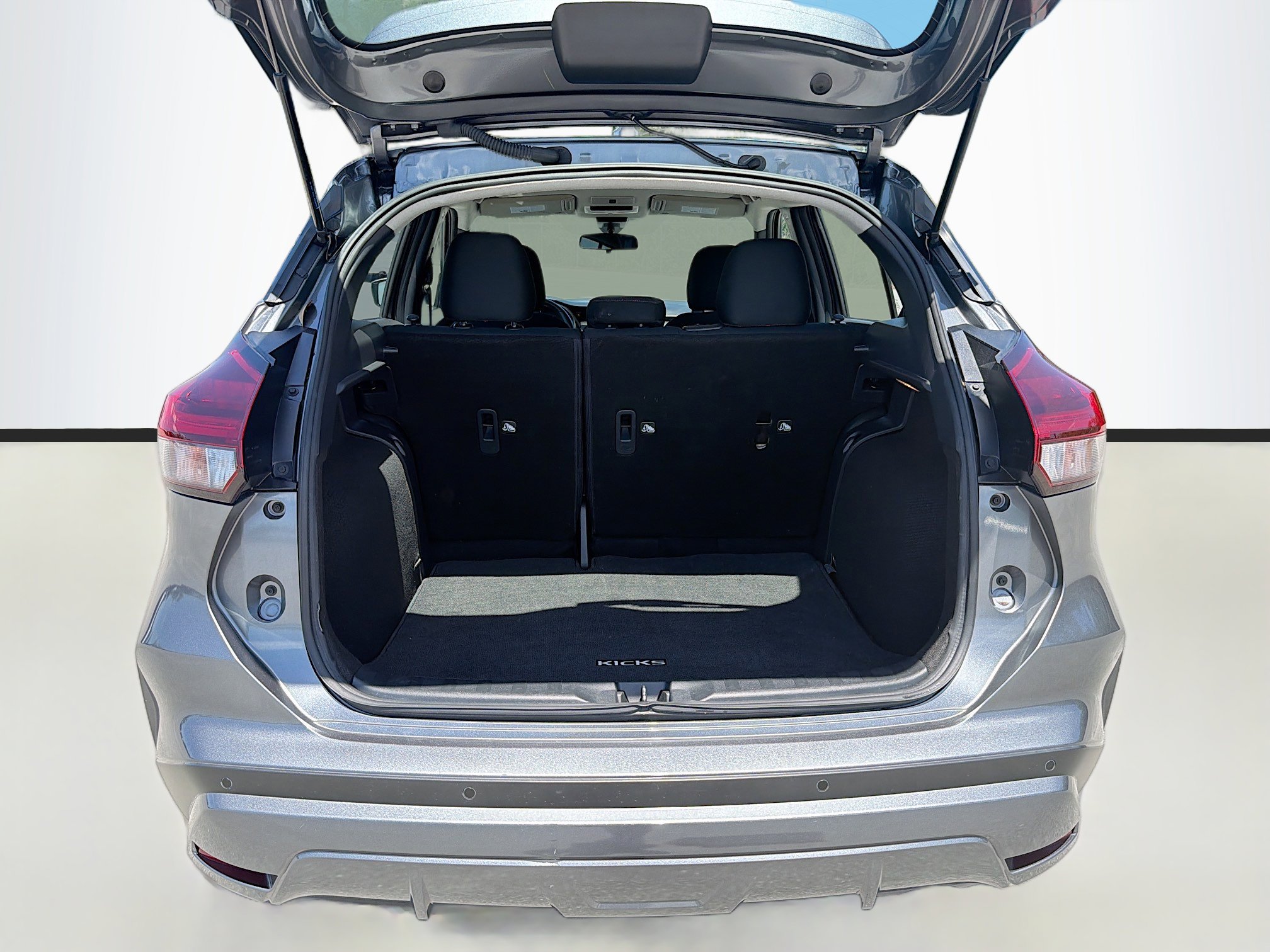 Used 2024 Nissan Kicks SR FWD image 12