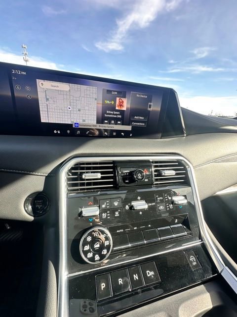 Certified 2025 Nissan Armada Platinum image 16