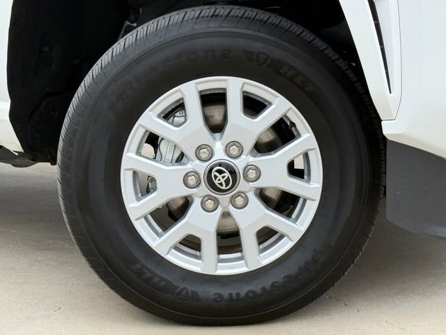 Used 2025 Toyota Tacoma SR5 image 2