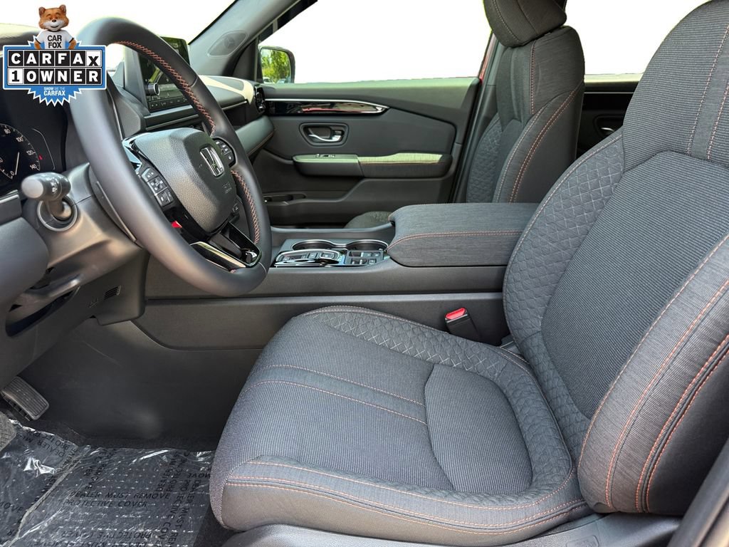 Used 2025 Honda Pilot Sport image 9