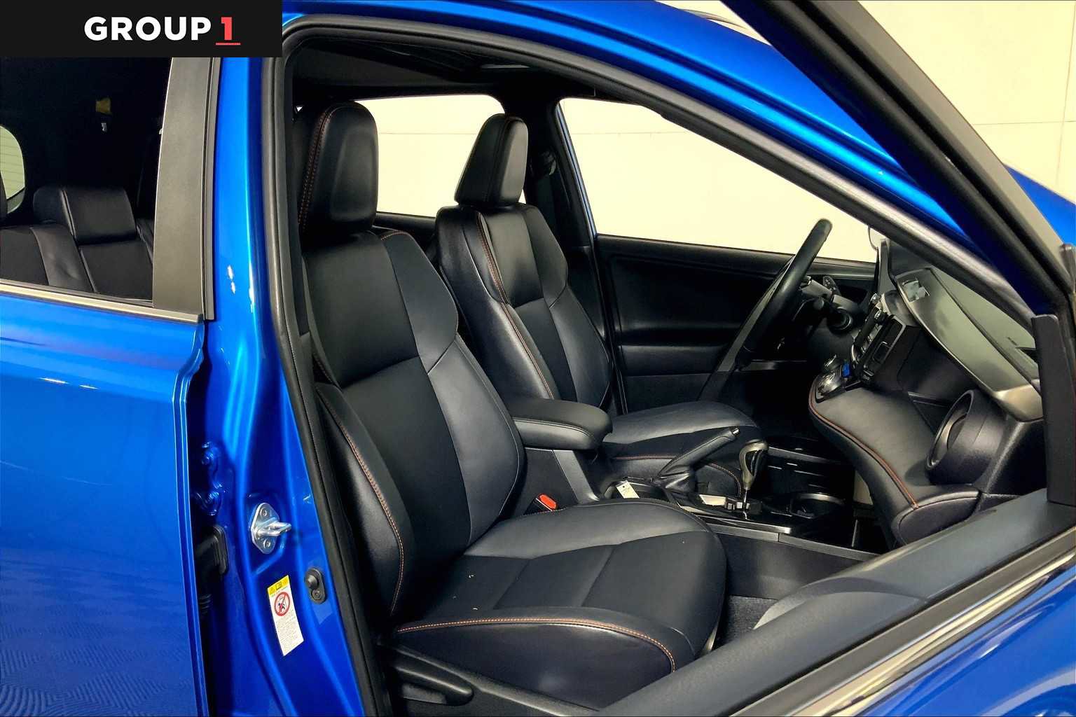 Used 2017 Toyota RAV4 SE image 8