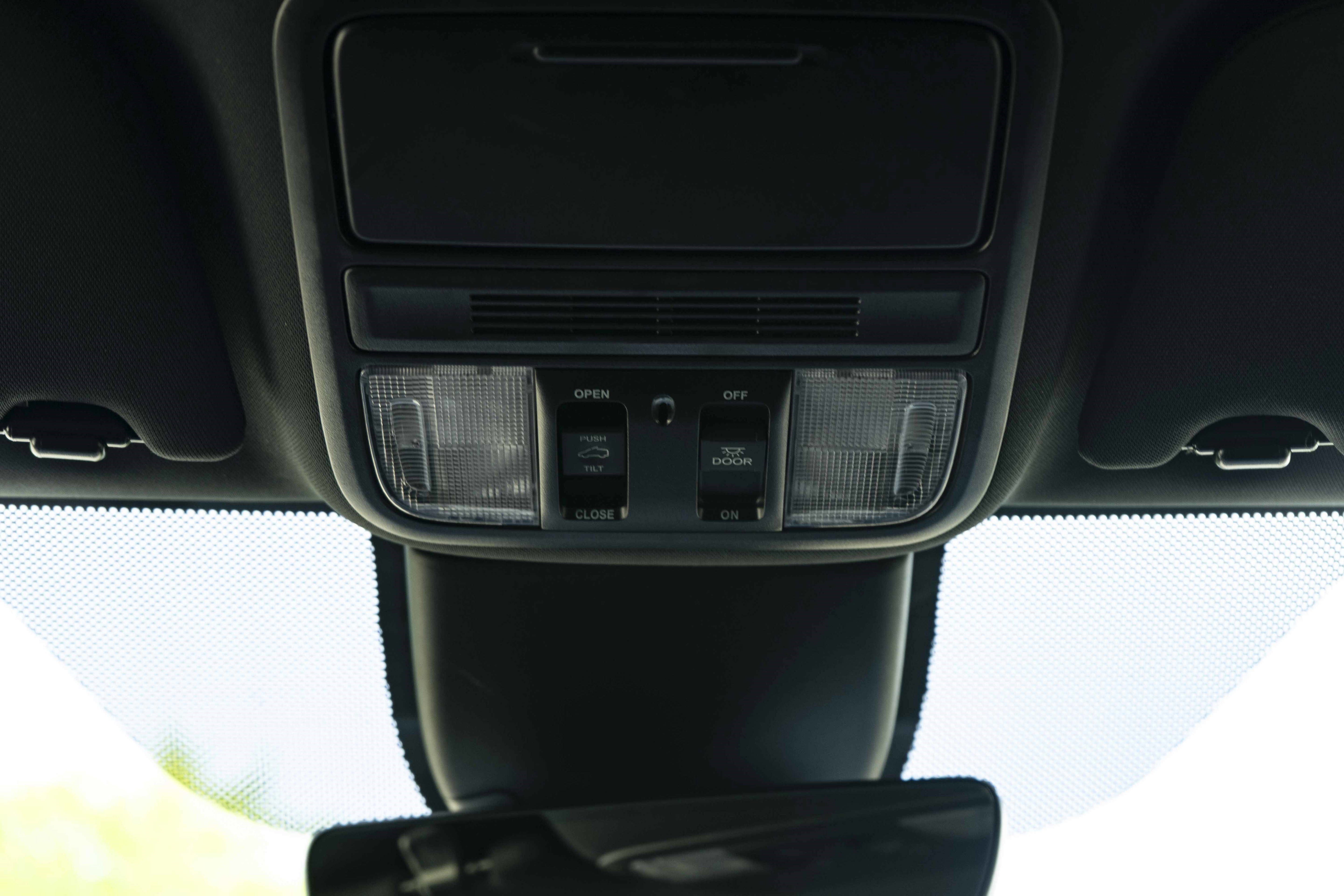 Used 2025 Honda Odyssey Sport-L image 36