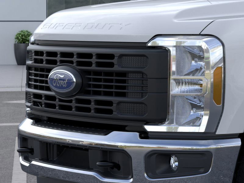 New 2026 Ford F250 XL w/ XL Chrome Package image 17
