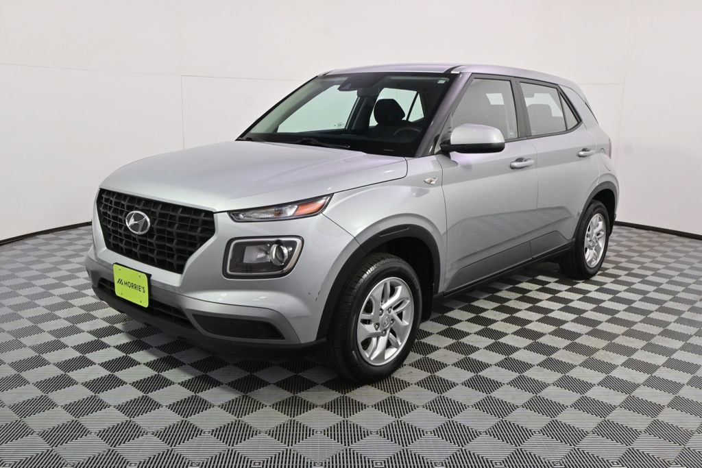 Used 2021 Hyundai Venue SE image 2