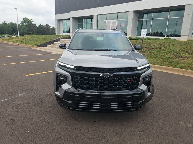 Used 2024 Chevrolet Traverse RS FWD image 2