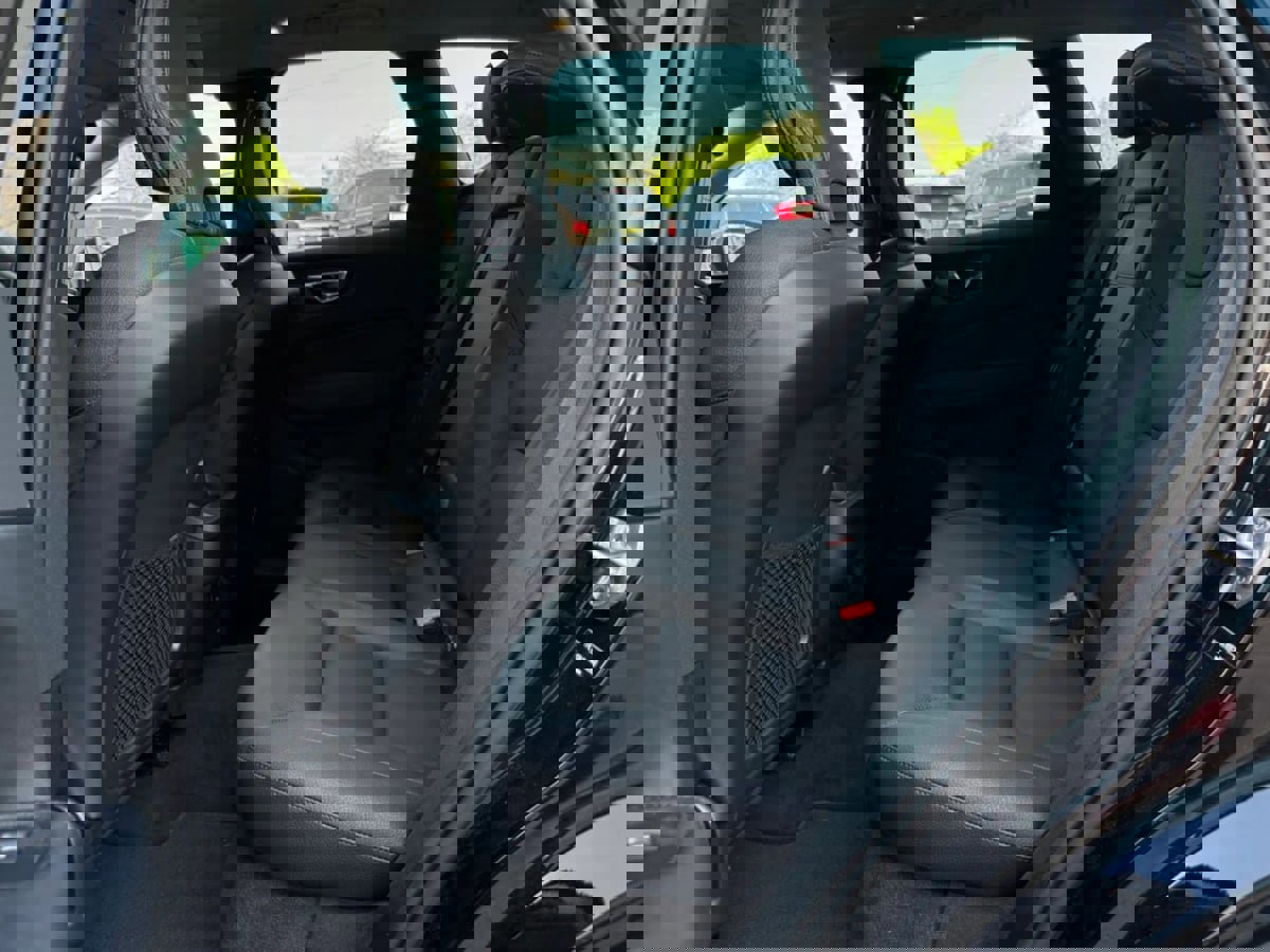 Used 2022 Volvo XC60 B5 Momentum image 43