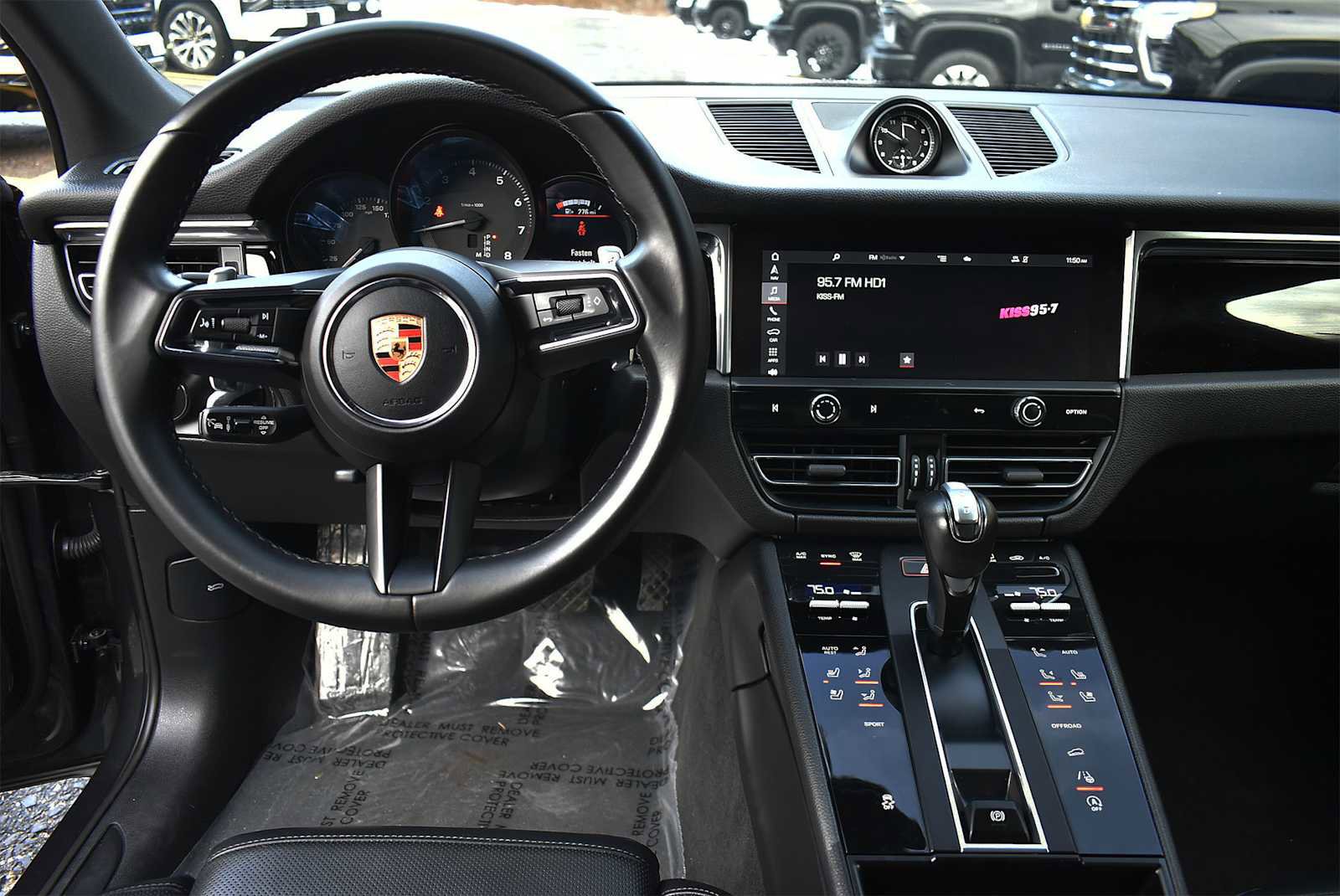 Used 2023 Porsche Macan T image 16