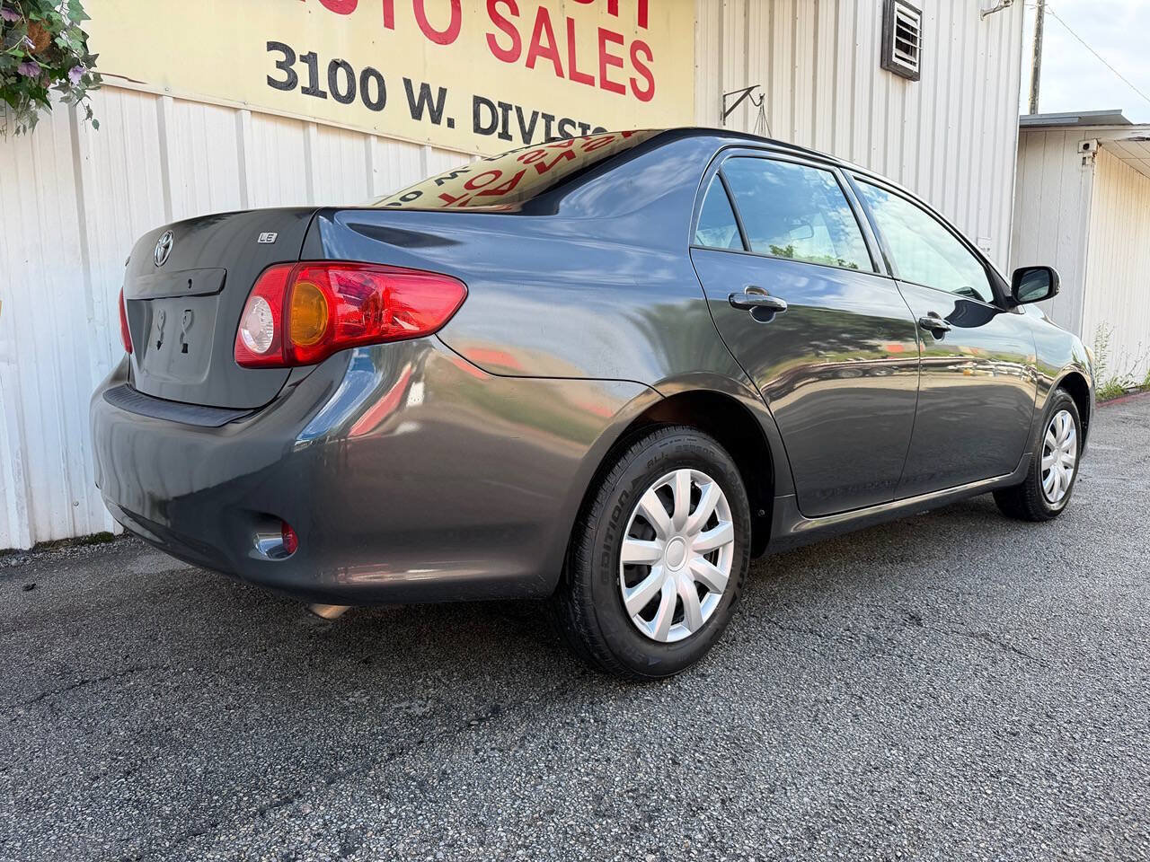 Used 2010 Toyota Corolla LE FWD image 3
