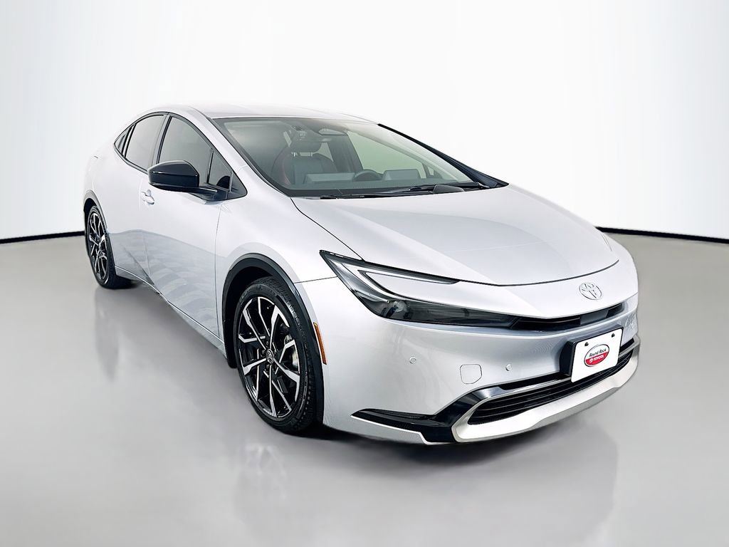 Used 2025 Toyota Prius XSE image 3