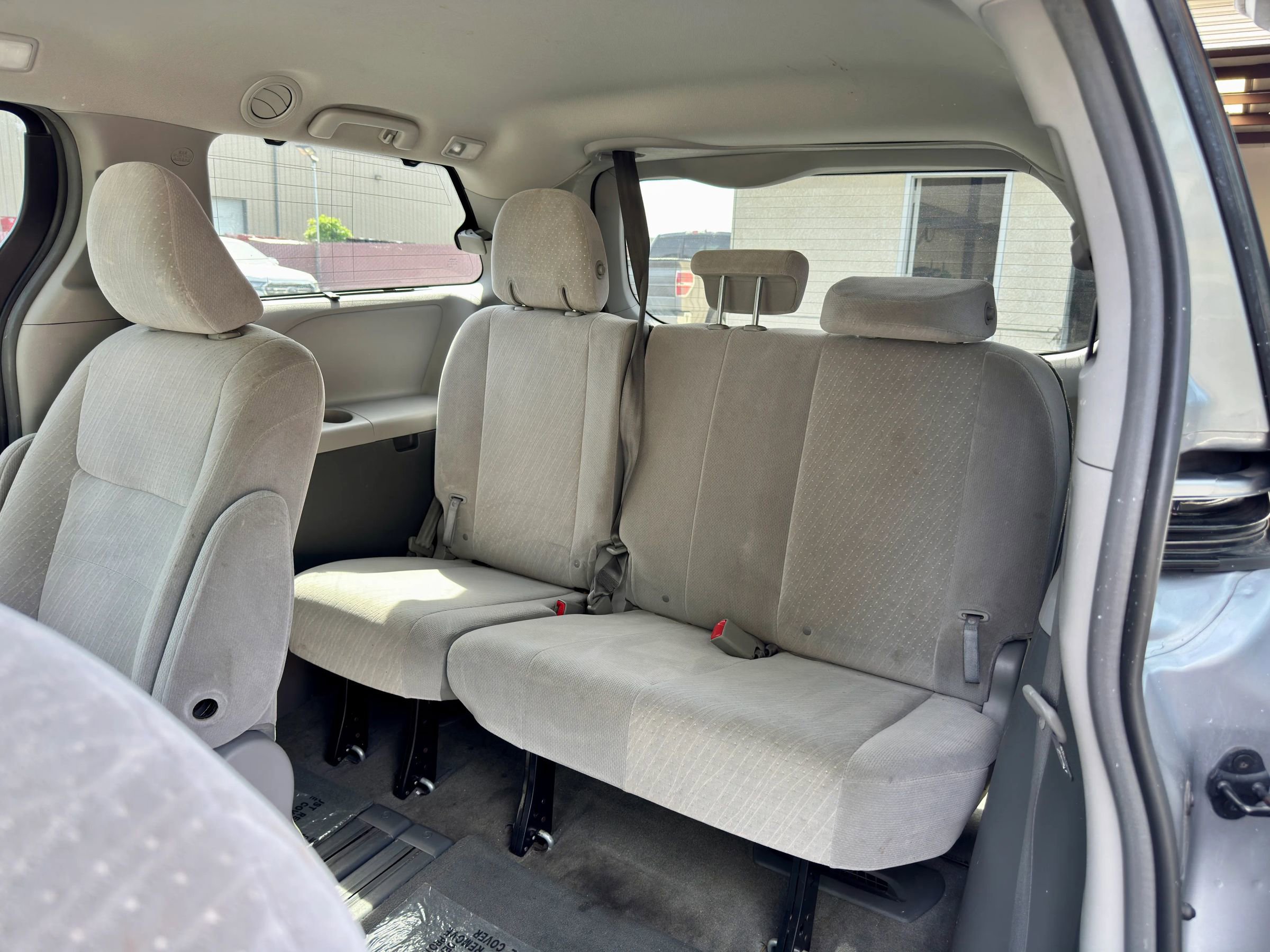 Used 2017 Toyota Sienna LE image 11