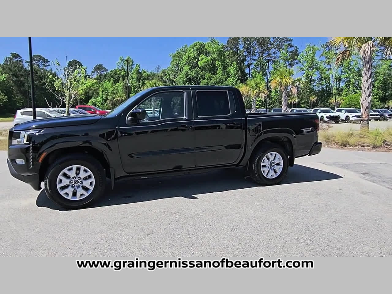 Used 2023 Nissan Frontier SV w/ SV Convenience Package image 24