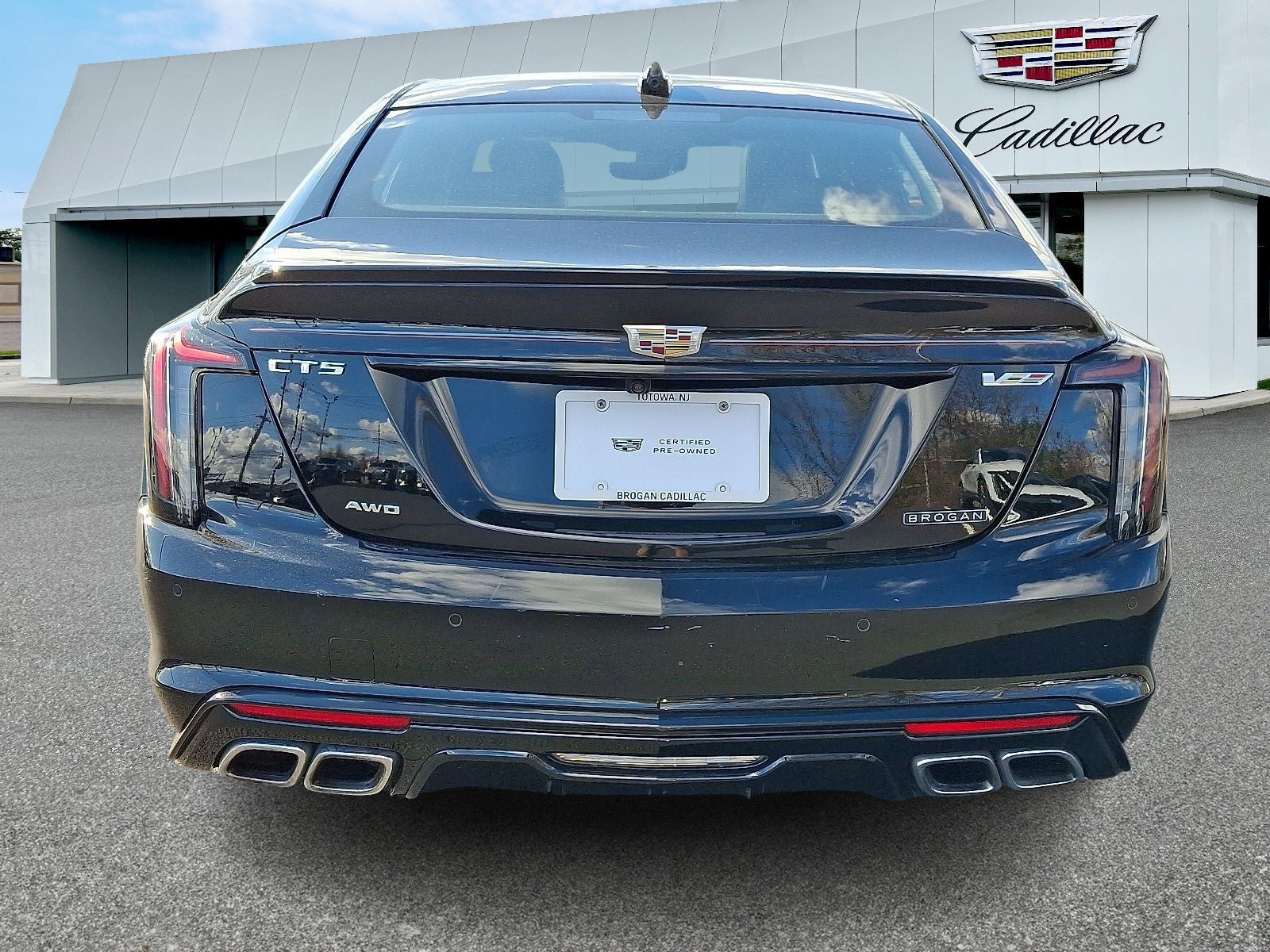 Certified 2023 Cadillac CT5 V w/ Premium Package AWD/4WD image 4