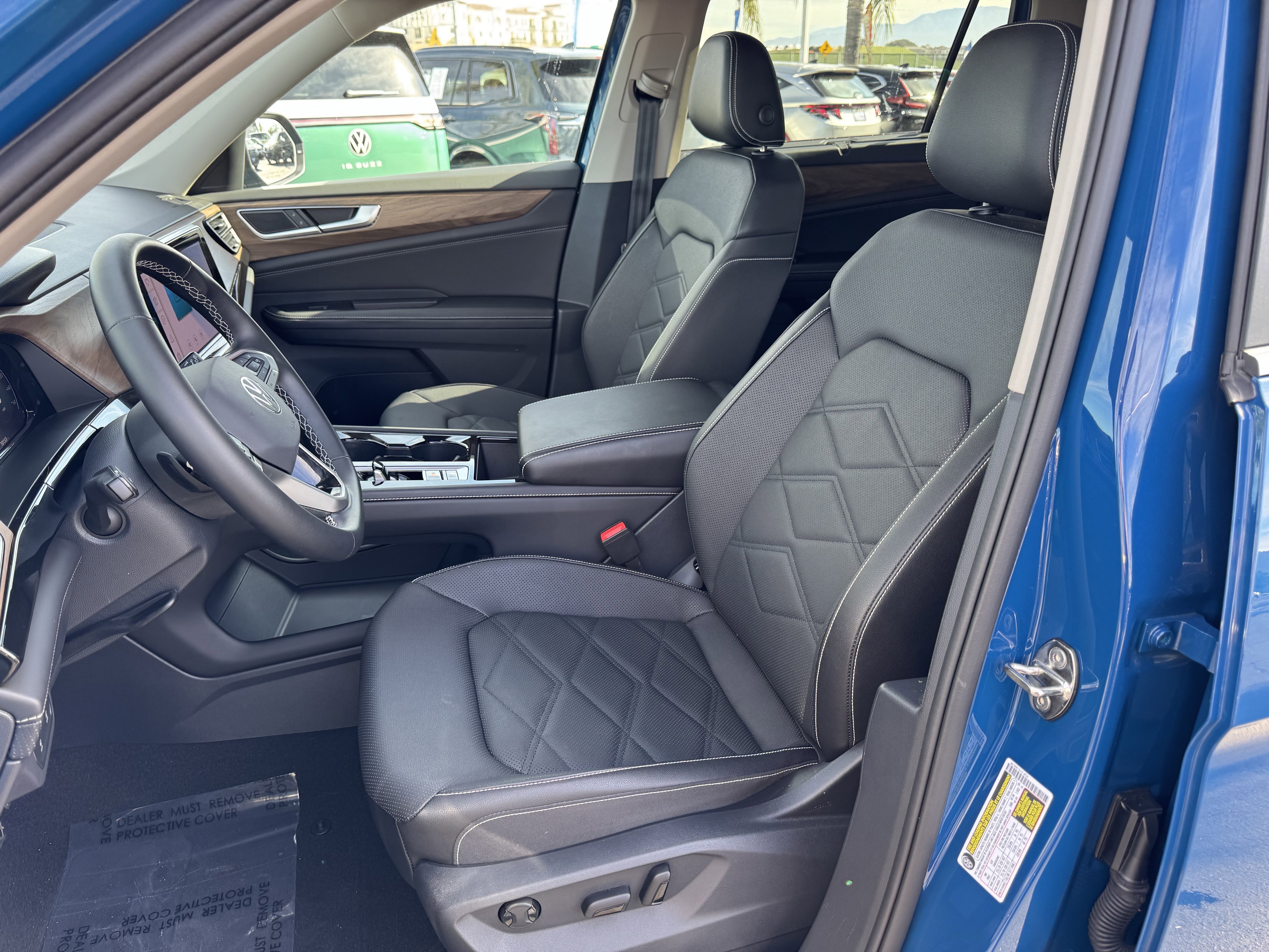 Certified 2025 Volkswagen Atlas SE image 16