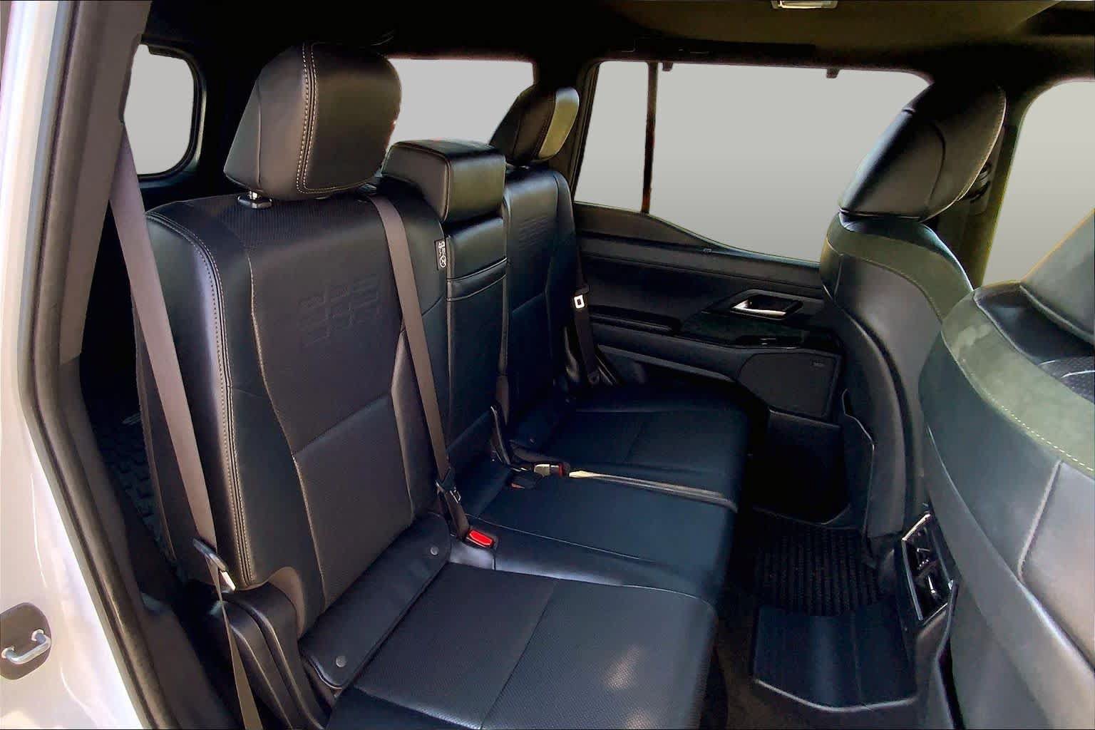 Used 2024 Lexus GX 550 AWD/4WD image 19