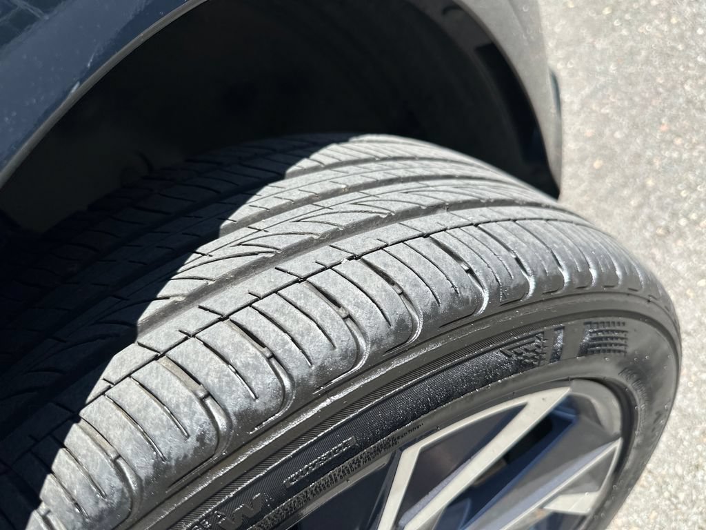 Certified 2025 Hyundai Elantra Limited FWD image 18
