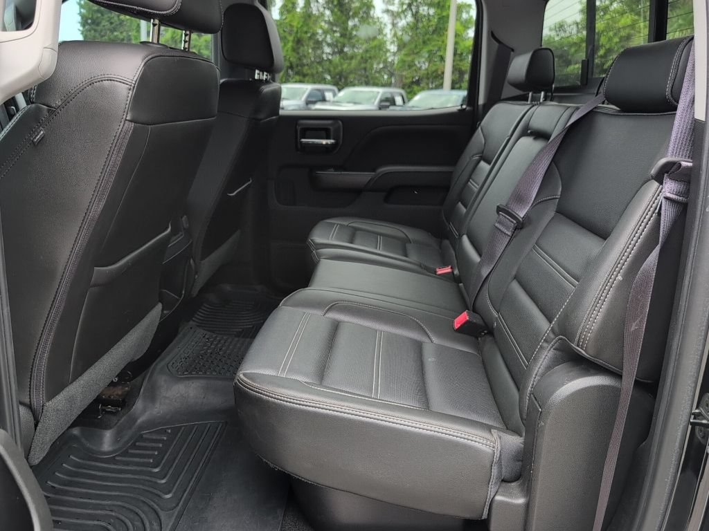 Used 2017 GMC Sierra 2500 Denali w/ Suspension Package, Off-Road AWD/4WD image 11