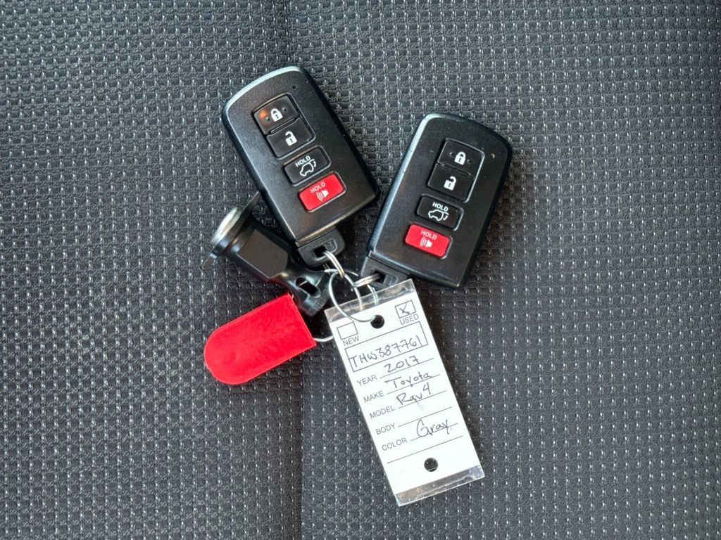 Used 2017 Toyota RAV4 XLE image 25