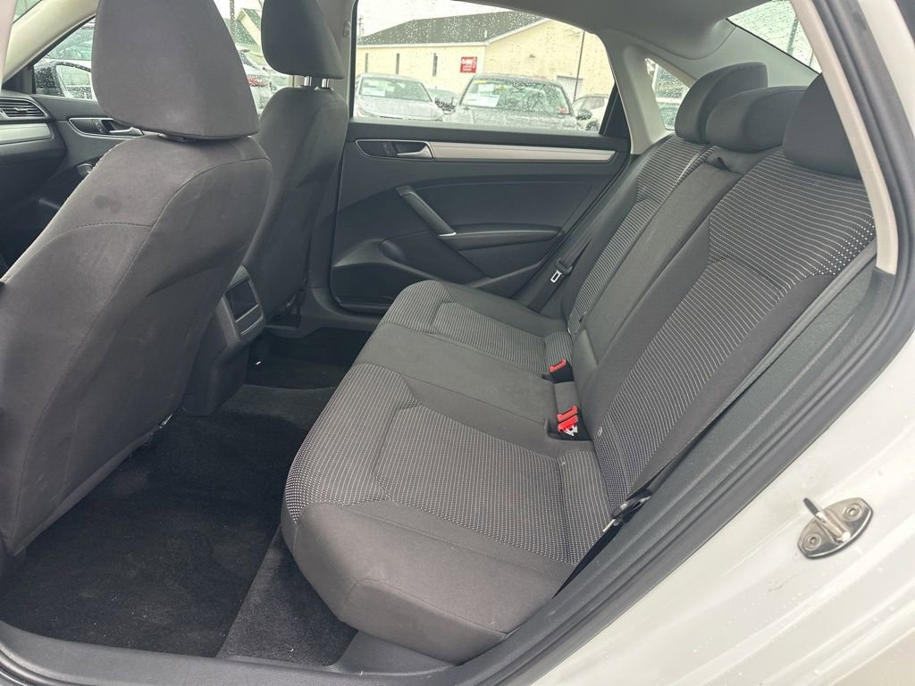 Used 2016 Volkswagen Passat 1.8T S image 25