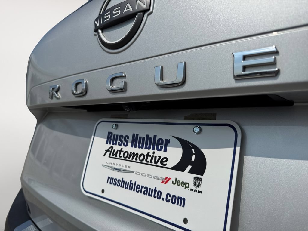 Used 2023 Nissan Rogue SV AWD/4WD image 6