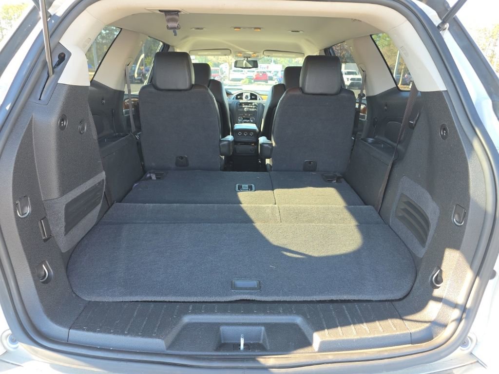 Used 2011 Buick Enclave CXL image 15