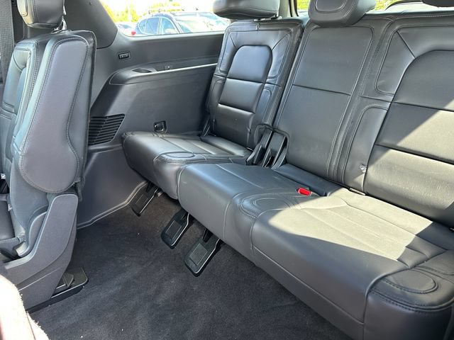 Used 2022 Lincoln Navigator Reserve w/ Equipment Group 201A AWD/4WD image 16
