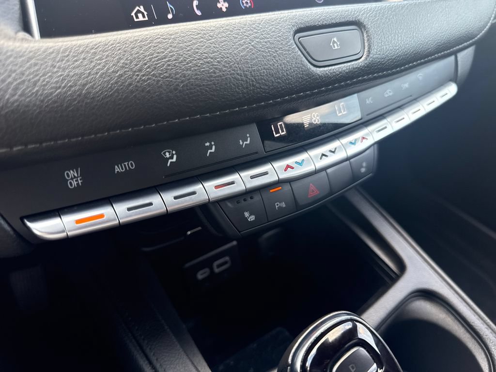 Certified 2023 Cadillac XT4 Luxury w/ Cold Weather Package AWD/4WD image 25