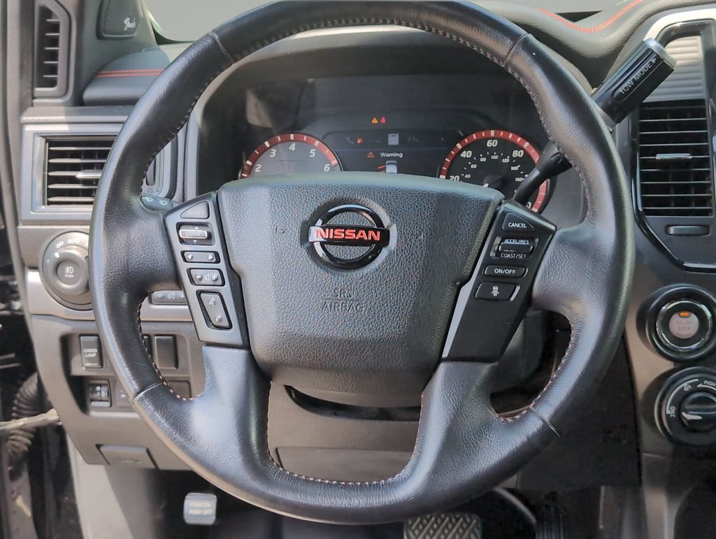 Used 2021 Nissan Titan PRO-4X w/ Pro-4x Convenience Package AWD/4WD image 16