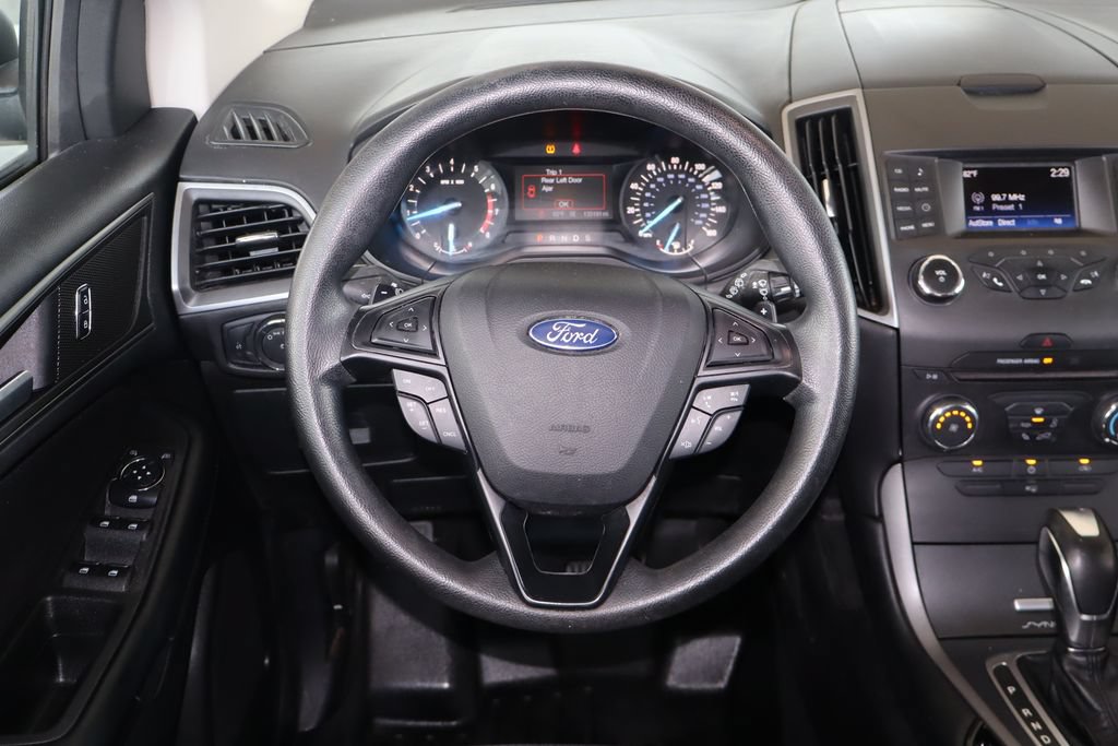 Used 2016 Ford Edge SE FWD image 18