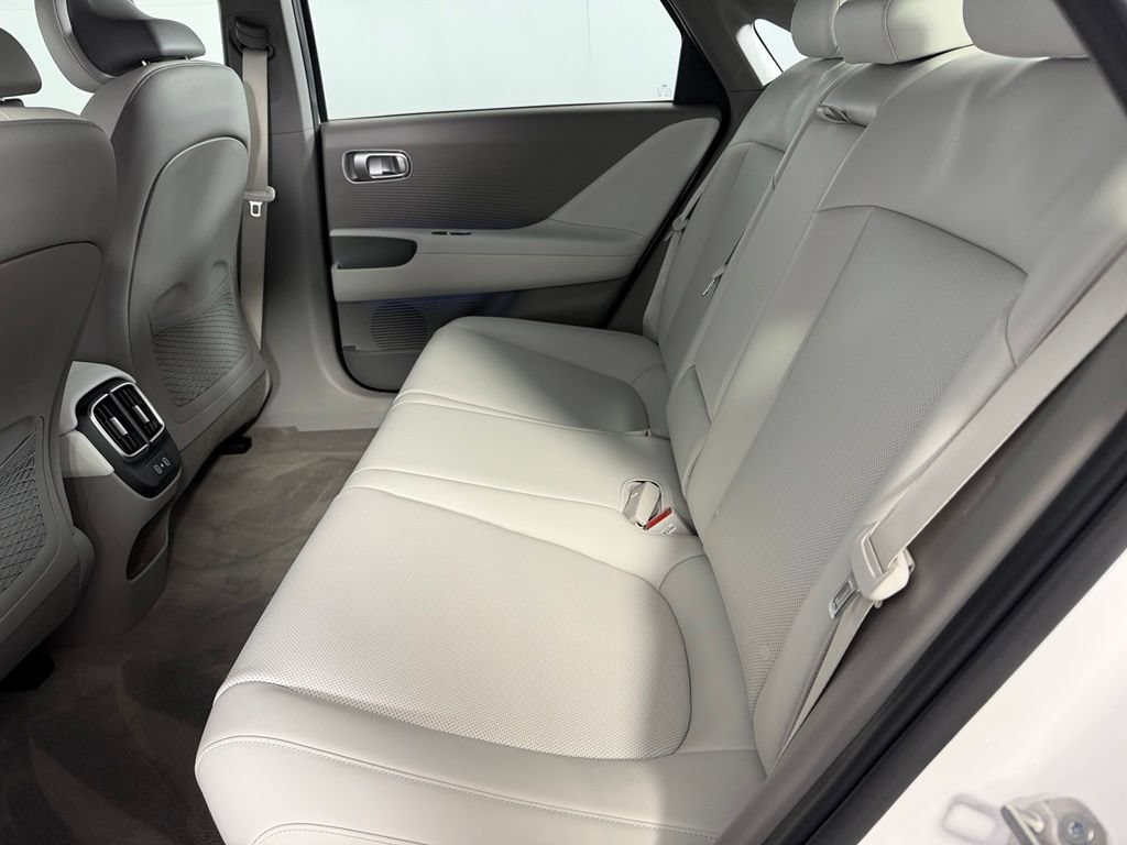 Used 2025 Hyundai Ioniq 6 SEL RWD image 27