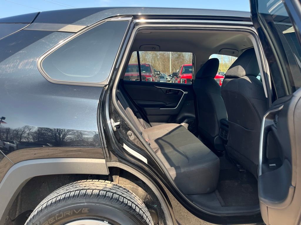 Used 2024 Toyota RAV4 LE image 29
