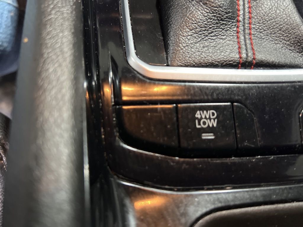 Used 2025 Jeep Compass Trailhawk image 36