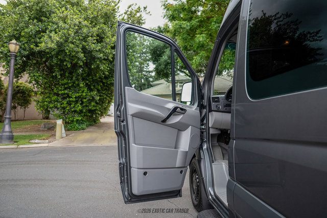 Used 2017 Mercedes-Benz Sprinter 3500 image 19