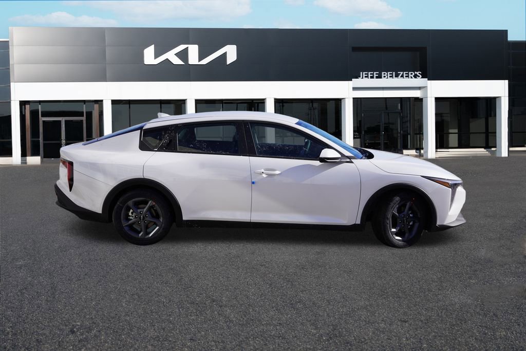 New 2026 Kia K4 FWD image 2