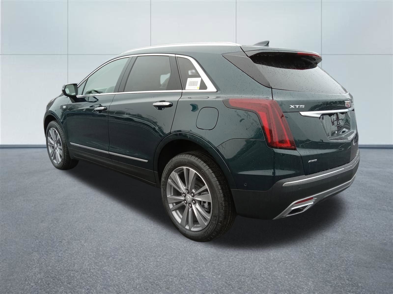 New 2026 Cadillac XT5 Premium Luxury image 3