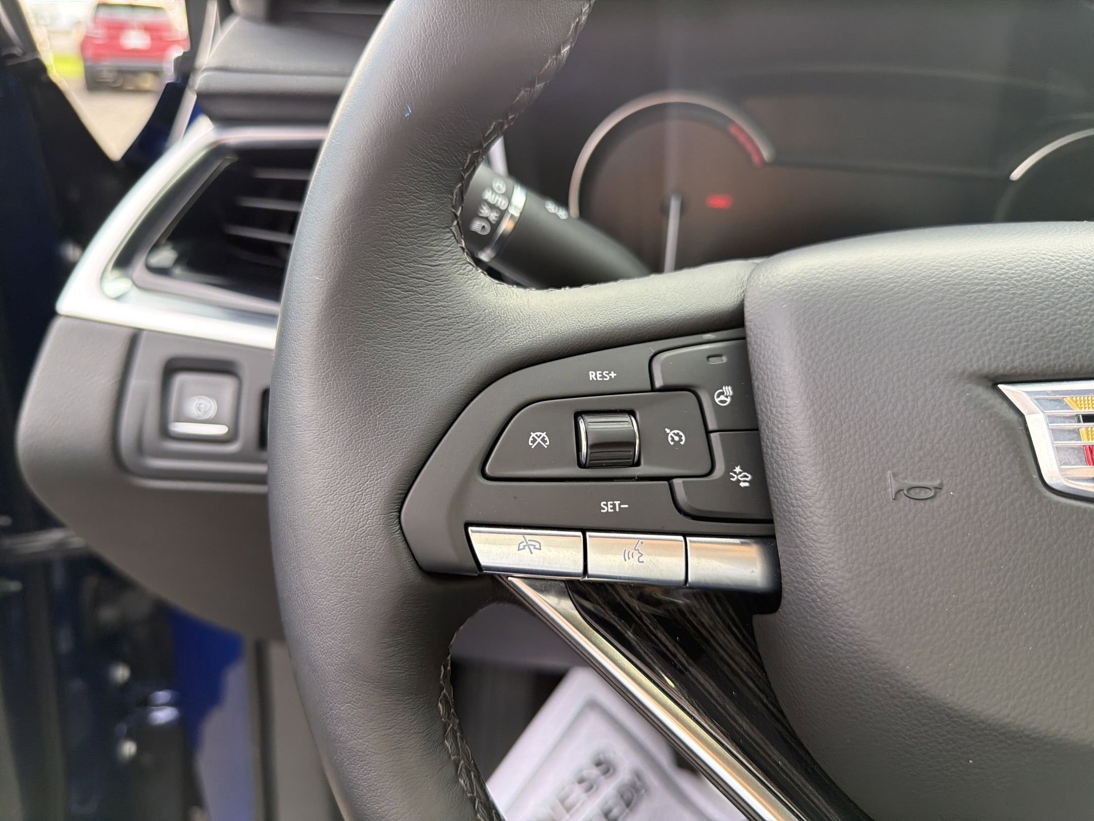 Certified 2025 Cadillac XT6 Premium Luxury image 14