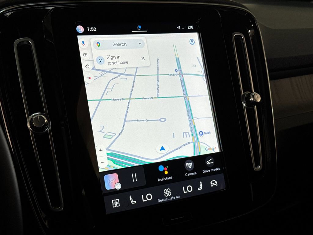 Certified 2023 Volvo XC40 B5 Ultimate image 18