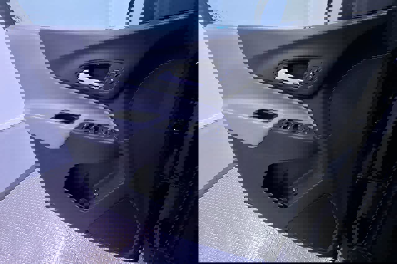 Used 2023 Chevrolet Equinox LT image 29