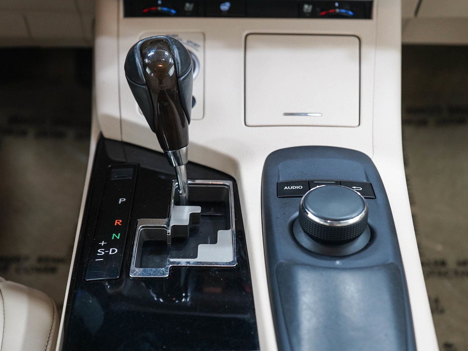 Used 2015 Lexus ES 350 w/ Premium Package FWD image 18