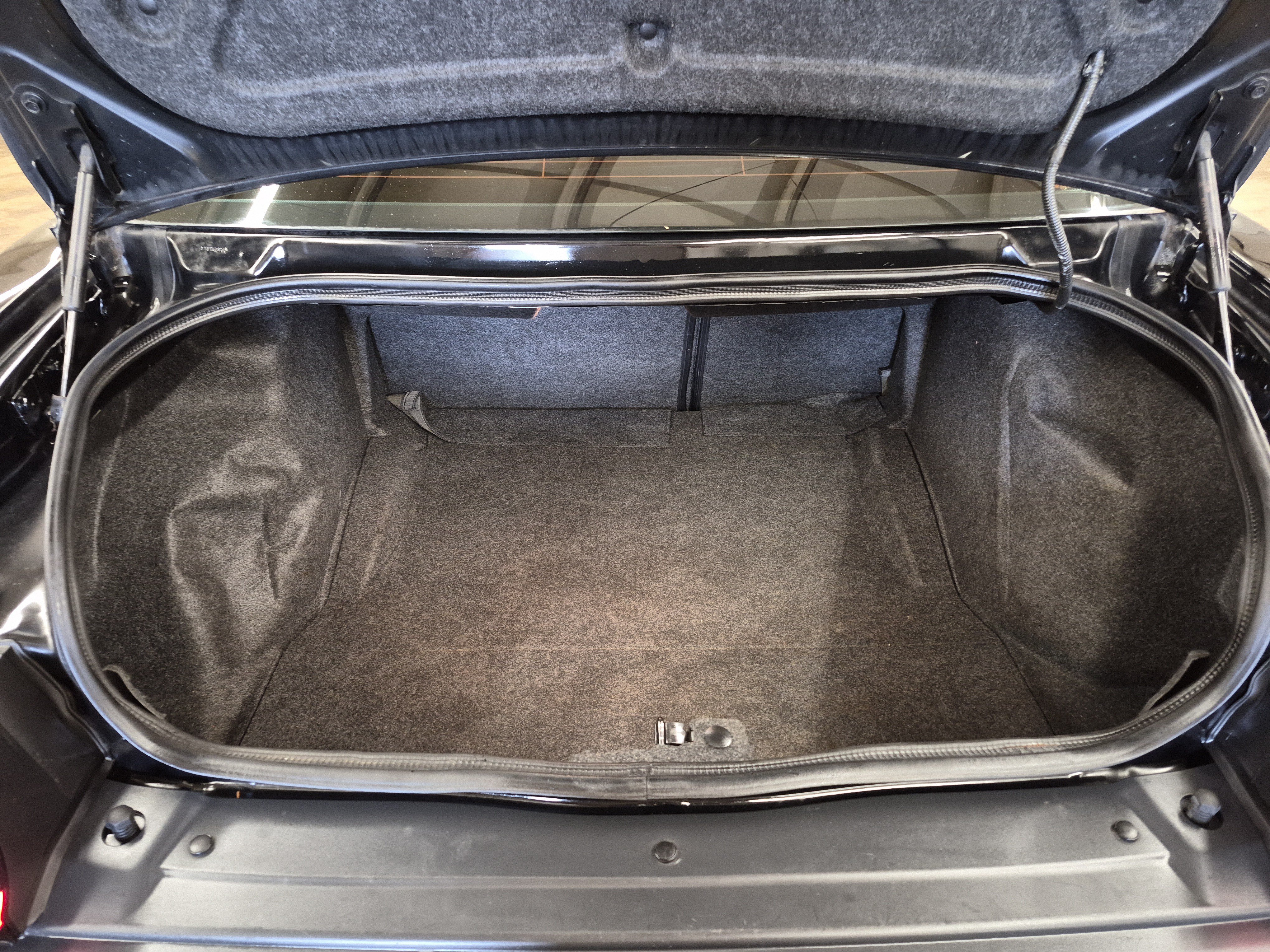 Used 2016 Dodge Challenger SXT Plus RWD image 8