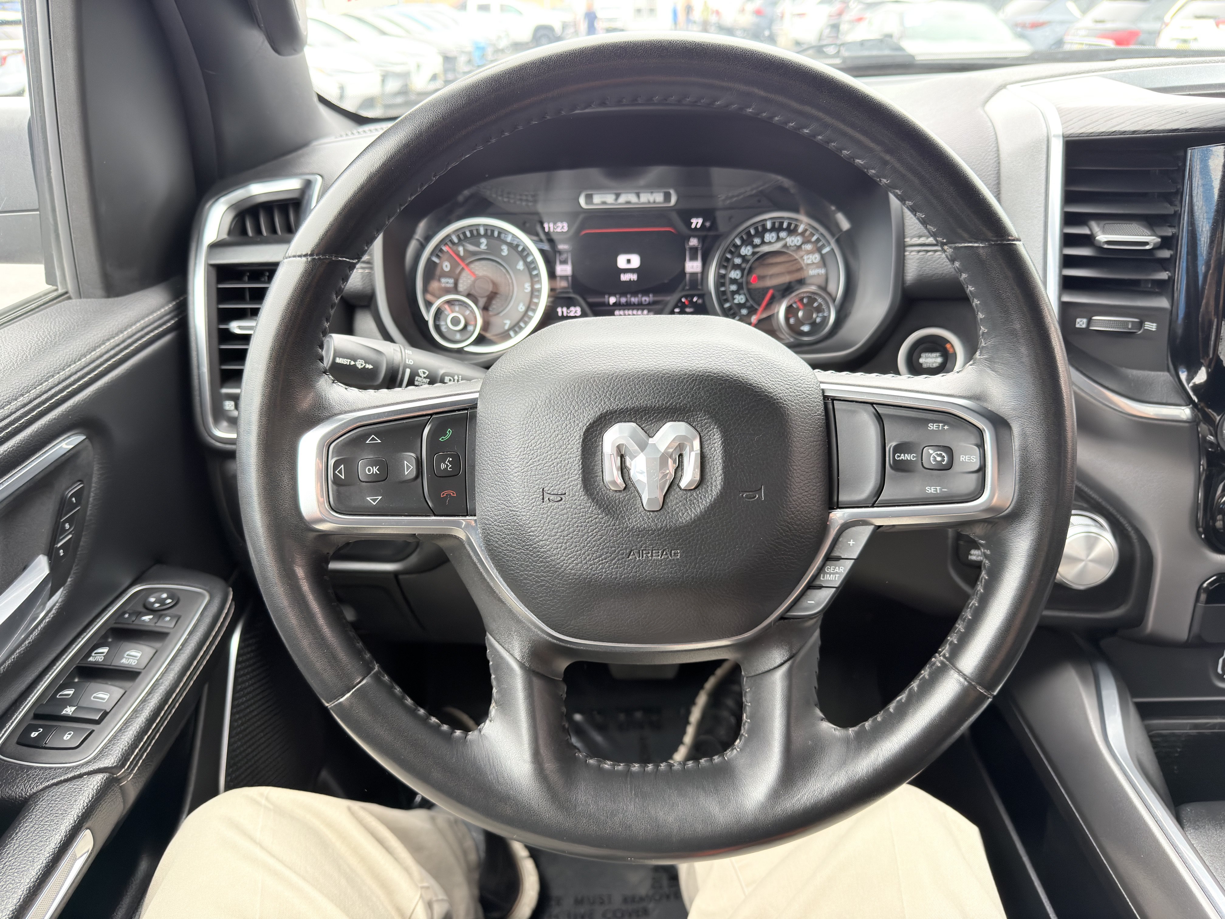 Used 2024 RAM 1500 Laramie AWD/4WD image 28