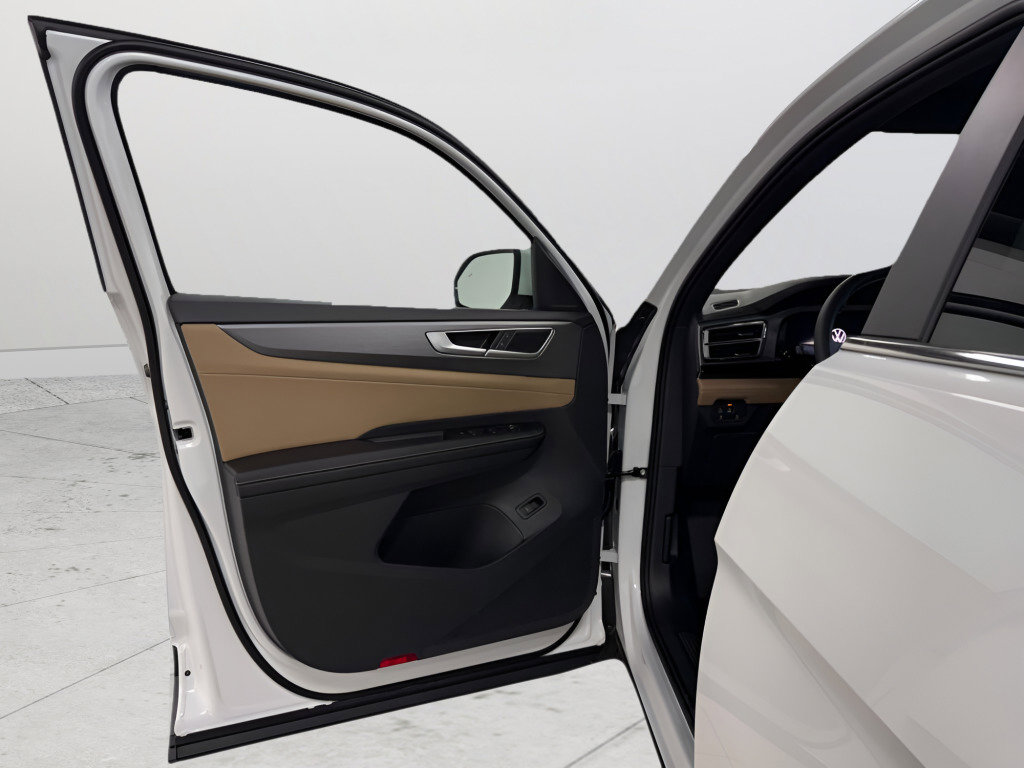 New 2026 Volkswagen Atlas Cross Sport SE image 19