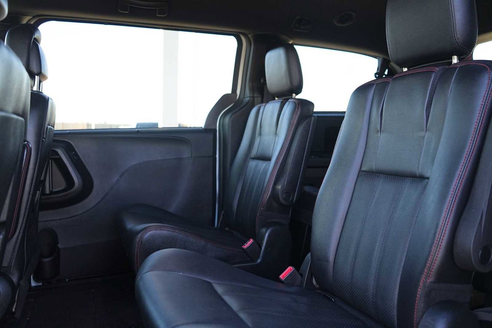 Used 2018 Dodge Grand Caravan GT image 14