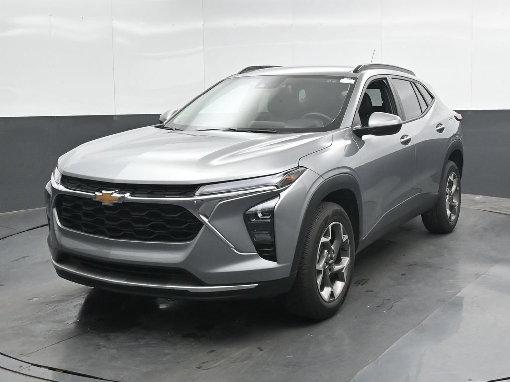 Used 2025 Chevrolet Trax LT w/ LT Convenience Package FWD image 6