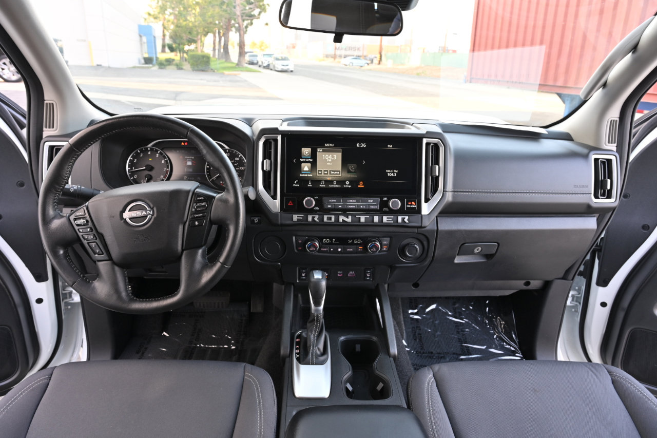 Used 2025 Nissan Frontier SV w/ SV Convenience Package RWD image 13