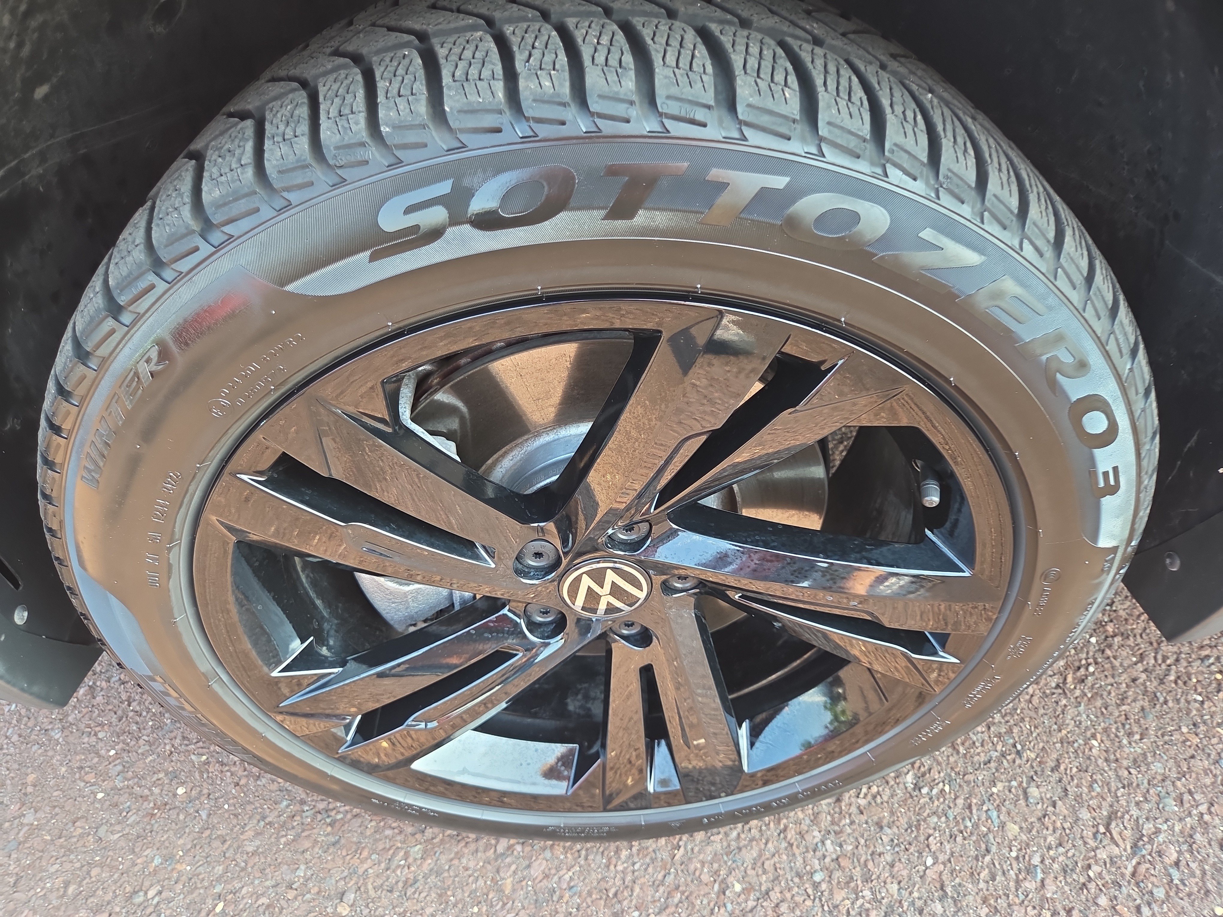 Used 2024 Volkswagen Tiguan SE R-Line AWD/4WD image 12