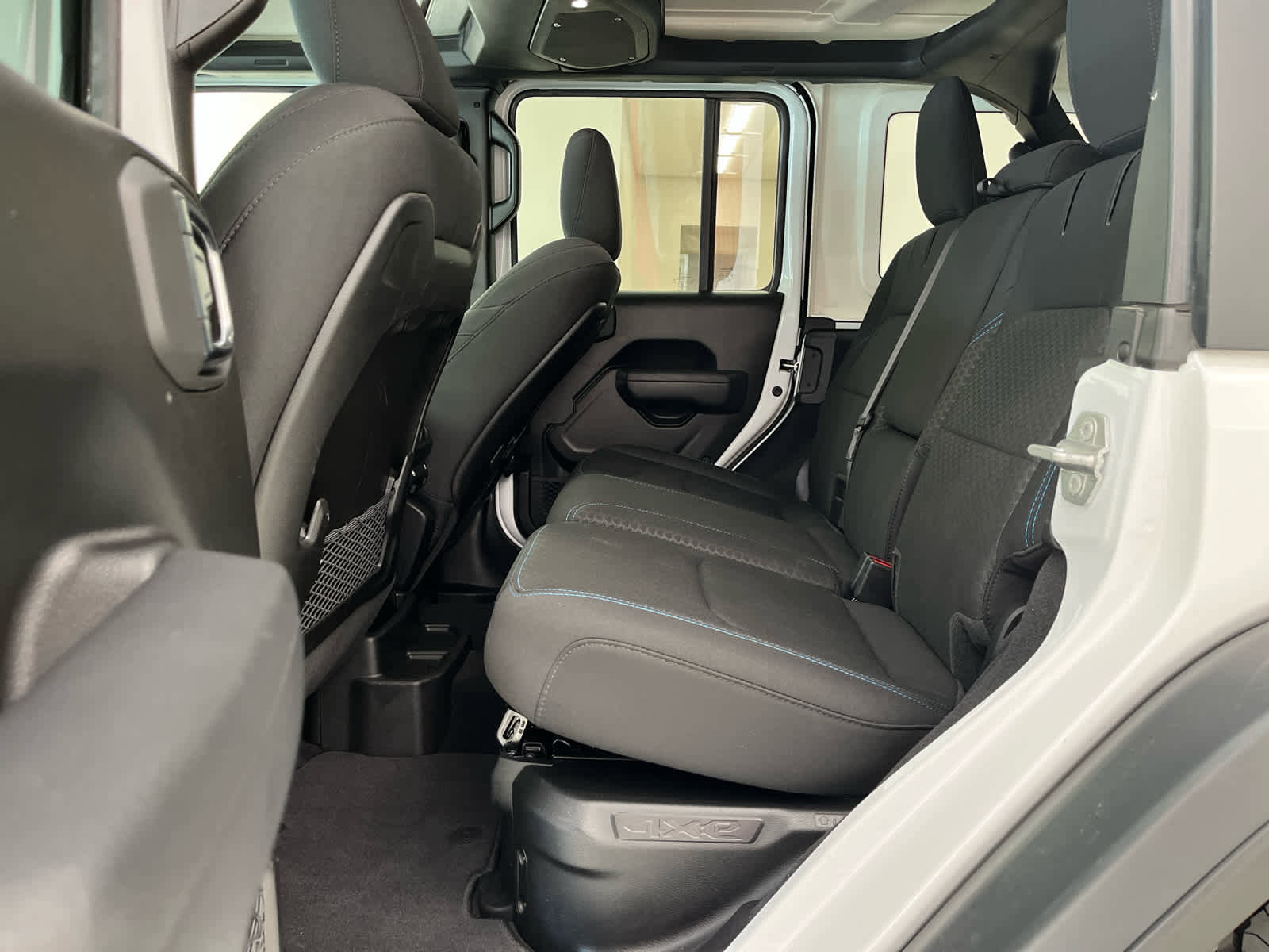 Used 2025 Jeep Wrangler Unlimited Rubicon 4xe w/ Safety Group image 13