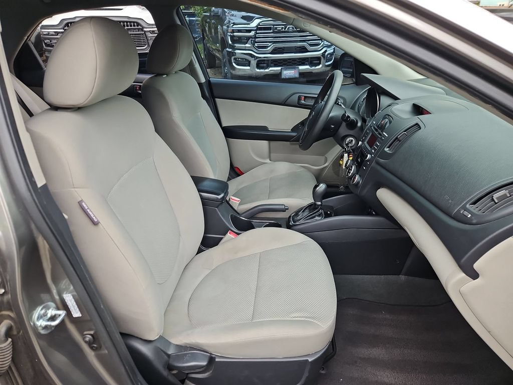 Used 2012 Kia Forte EX FWD image 16