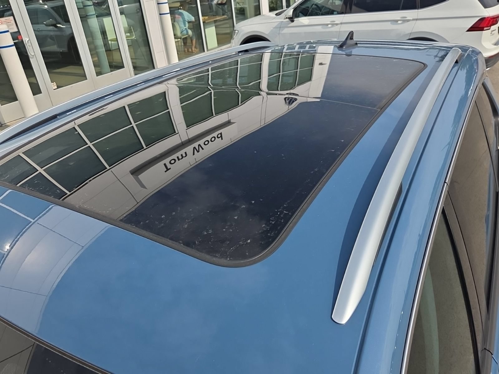 Certified 2026 Volkswagen Tiguan SE w/ Panoramic Sunroof Package FWD image 15