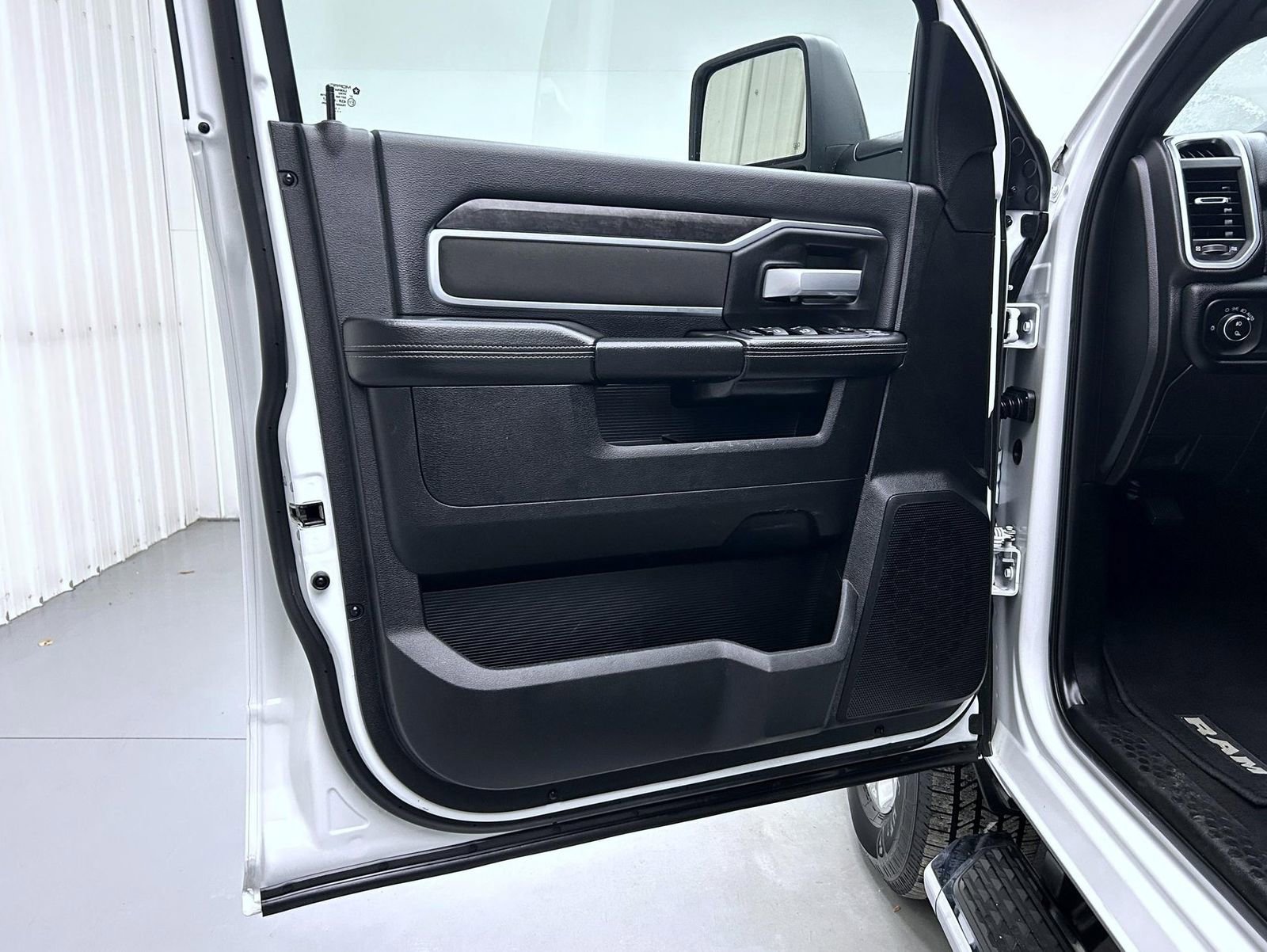 Used 2024 RAM 2500 Big Horn image 9