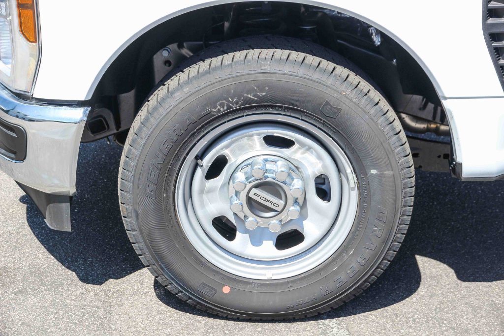 New 2025 Ford F350 XL w/ XL Chrome Package RWD image 11